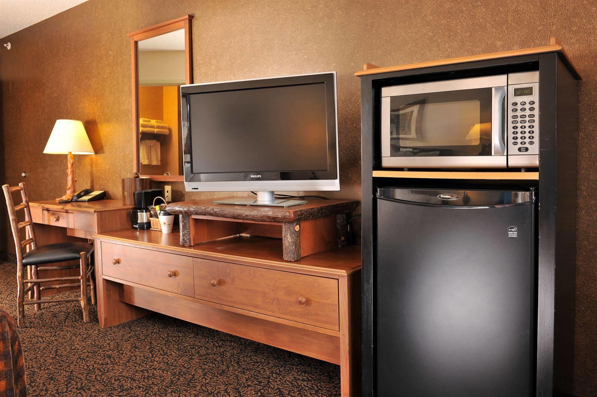 Cedar Creek Hotel Wausau - Rothschild Bagian luar foto