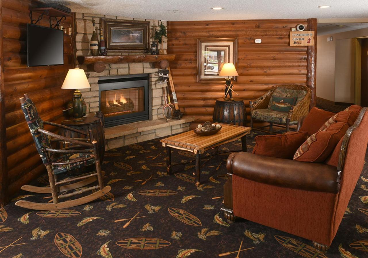 Cedar Creek Hotel Wausau - Rothschild Bagian luar foto